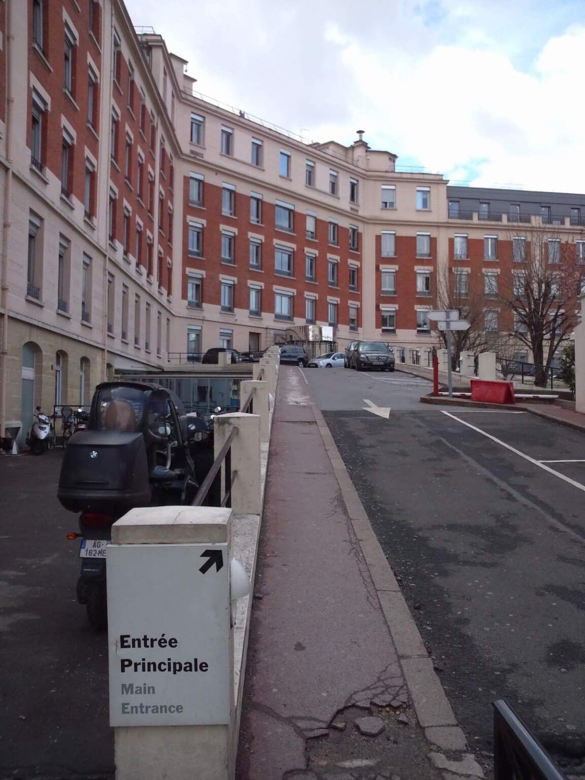 パリのアメリカン・ホスピタルに行ってみた パリ留学日記